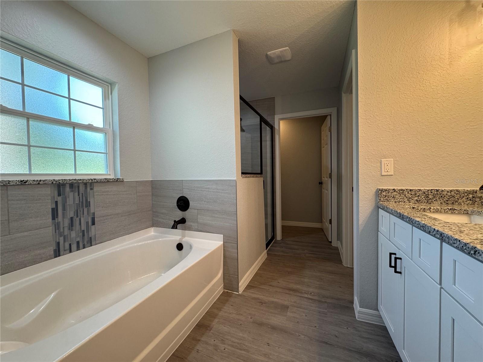 Listing photo id 19 for 22961 Marine Boulevard