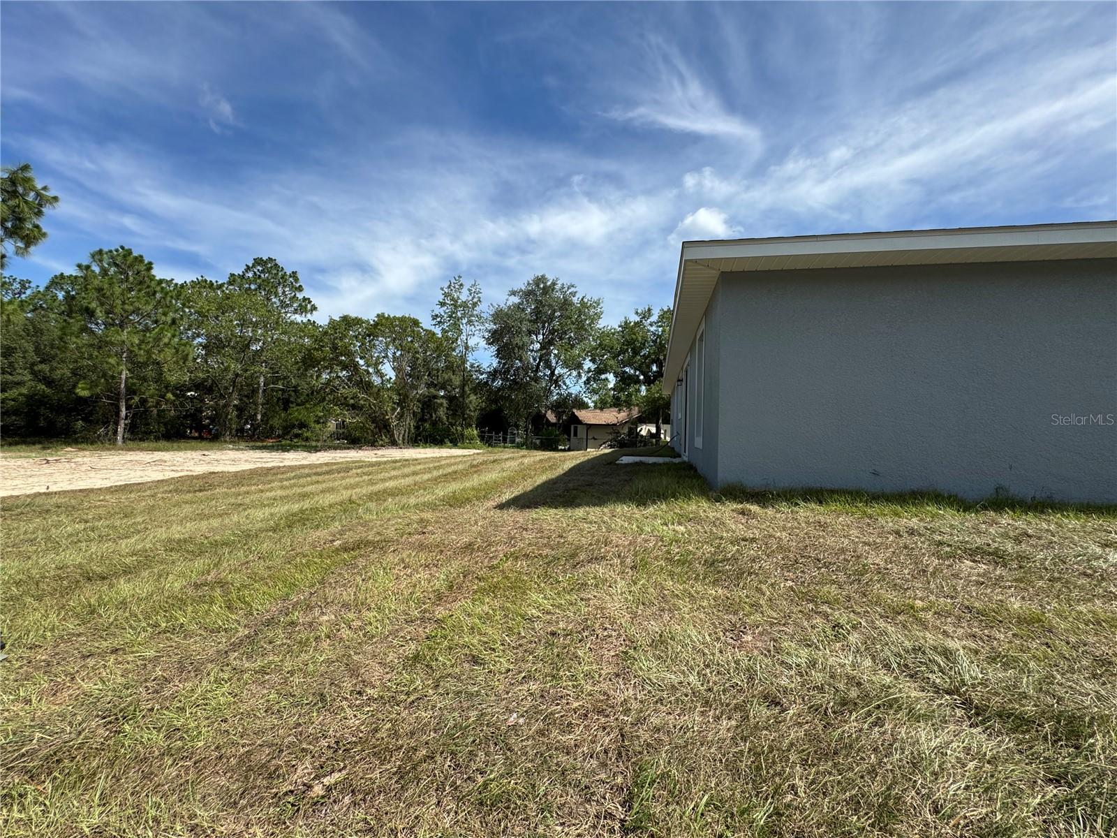 Listing photo id 2 for 22961 Marine Boulevard