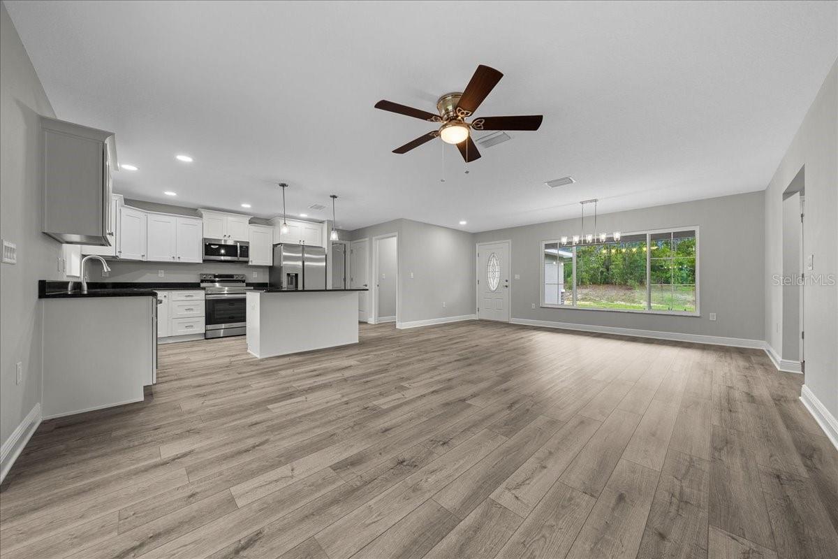 Listing photo id 10 for 9195 Athens Drive