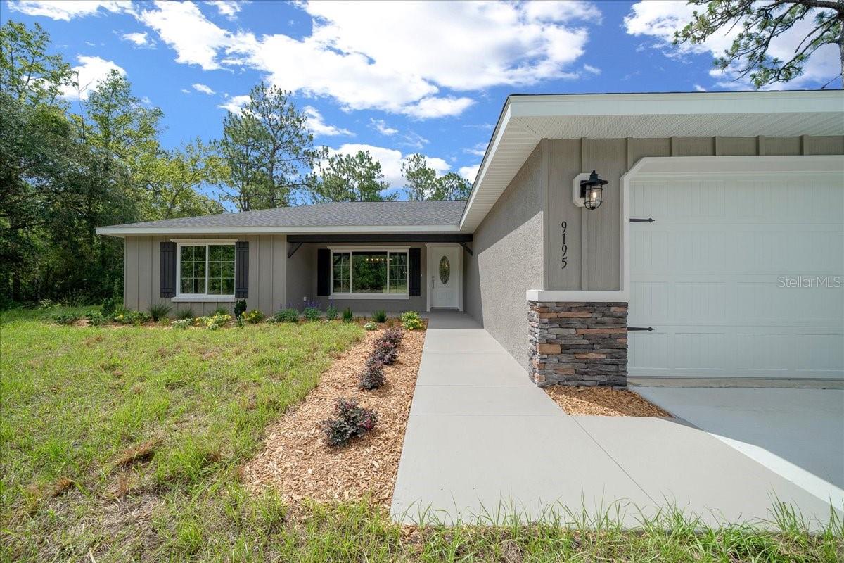 Listing photo id 0 for 9195 Athens Drive
