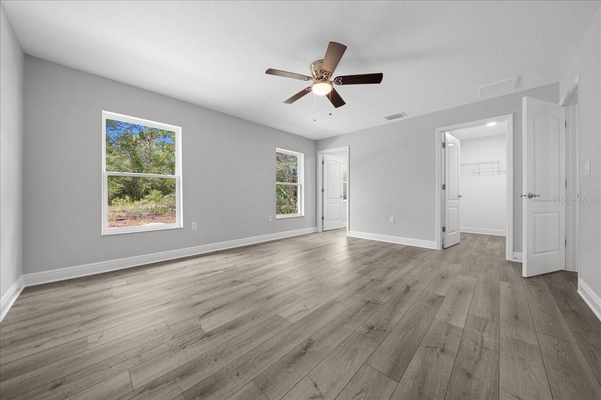 Listing photo id 21 for 9195 Athens Drive