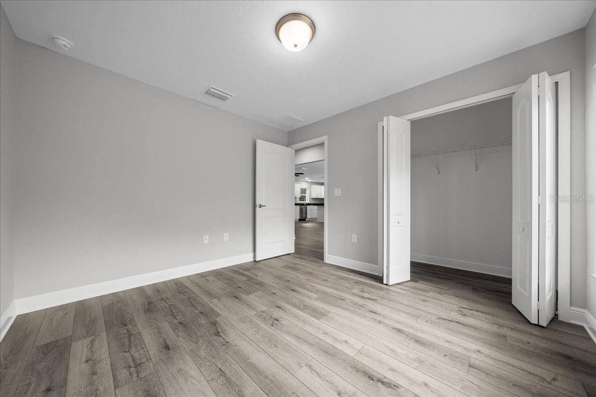 Listing photo id 27 for 9195 Athens Drive