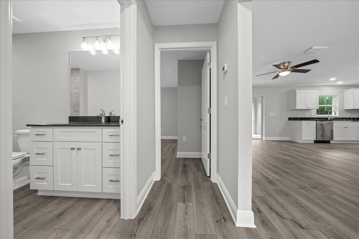 Listing photo id 29 for 9195 Athens Drive