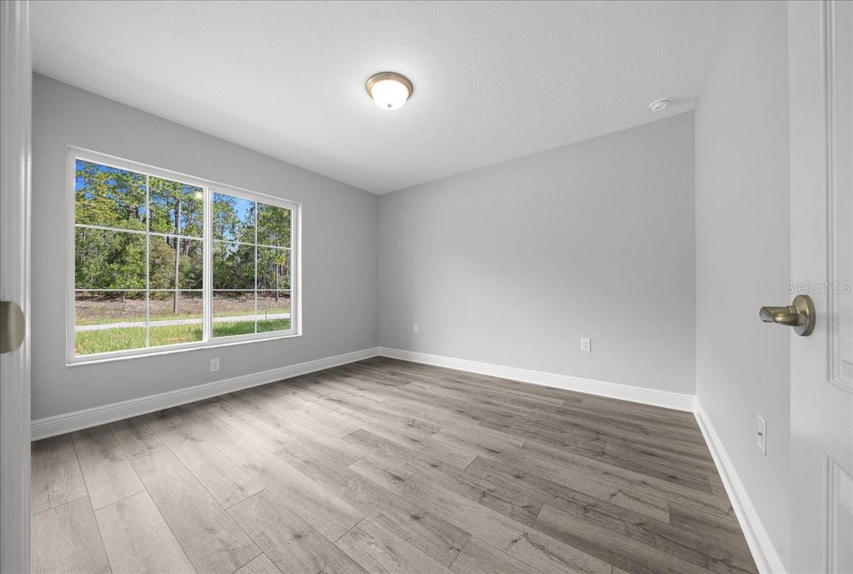Listing photo id 35 for 9195 Athens Drive