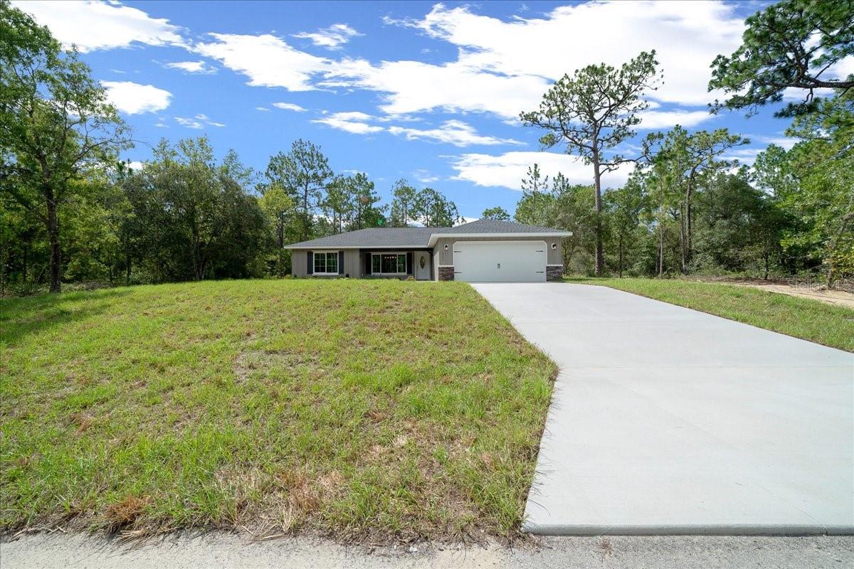 Listing photo id 2 for 9195 Athens Drive