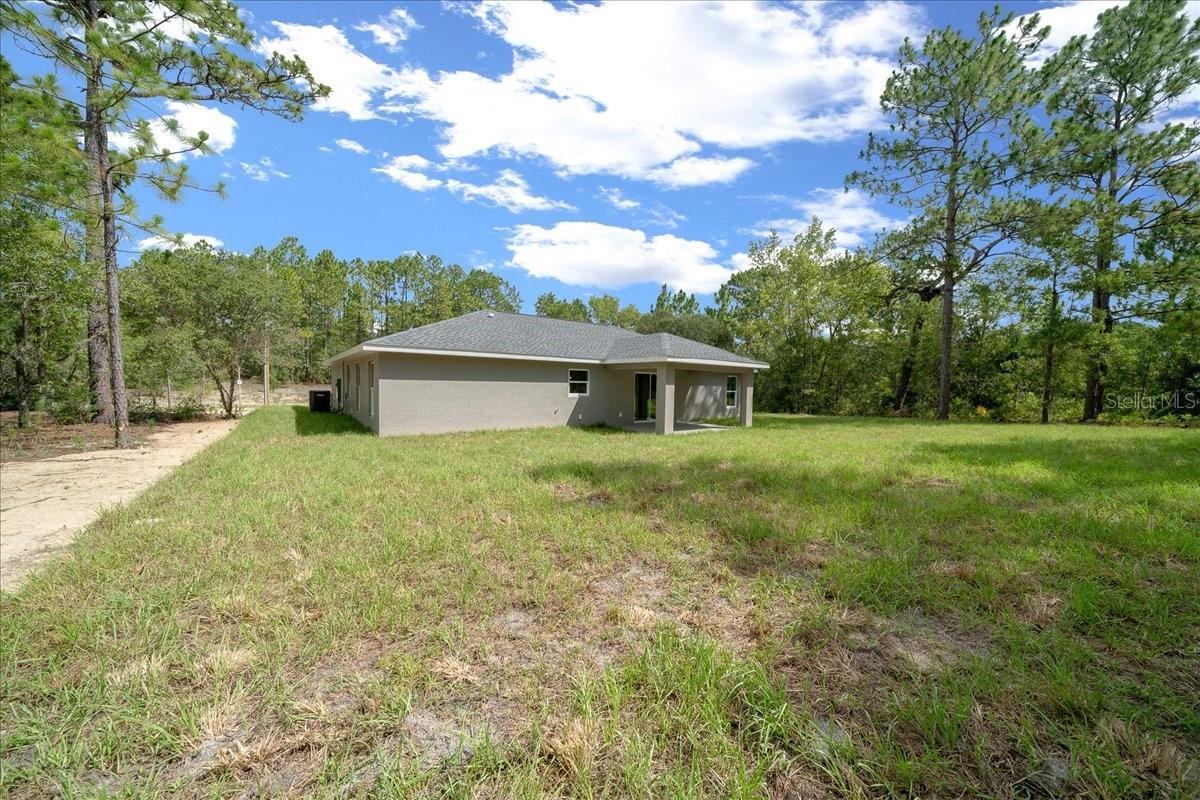Listing photo id 42 for 9195 Athens Drive