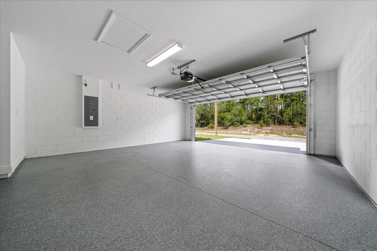 Listing photo id 4 for 9195 Athens Drive