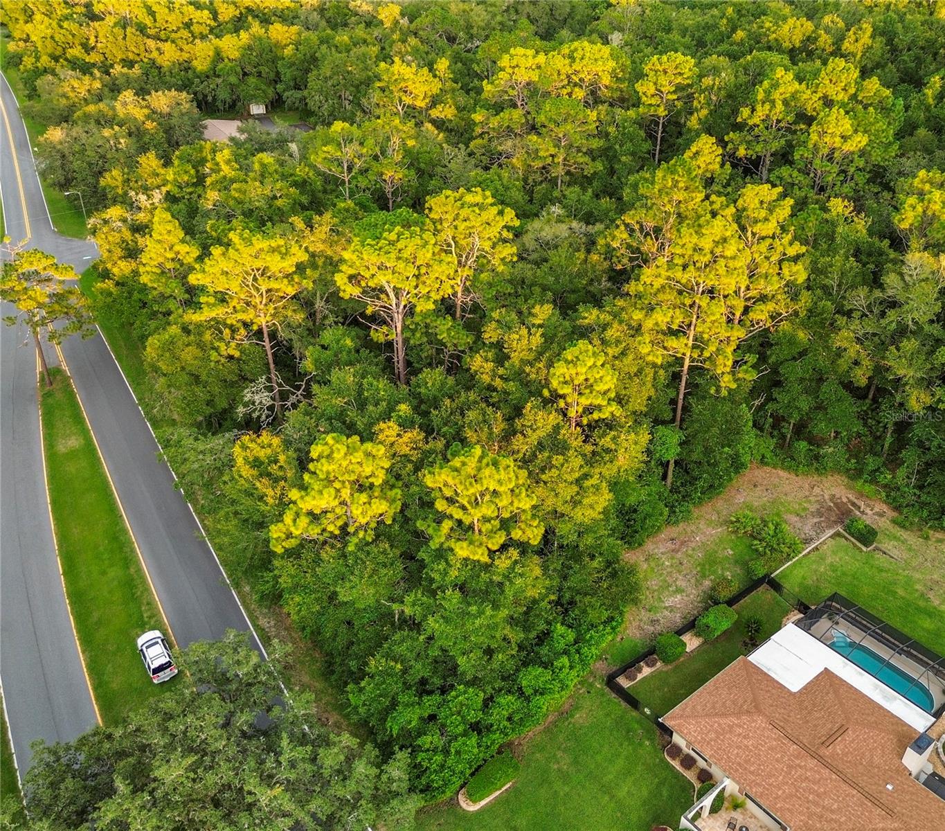 Listing photo id 1 for 1974 Country Club Boulevard