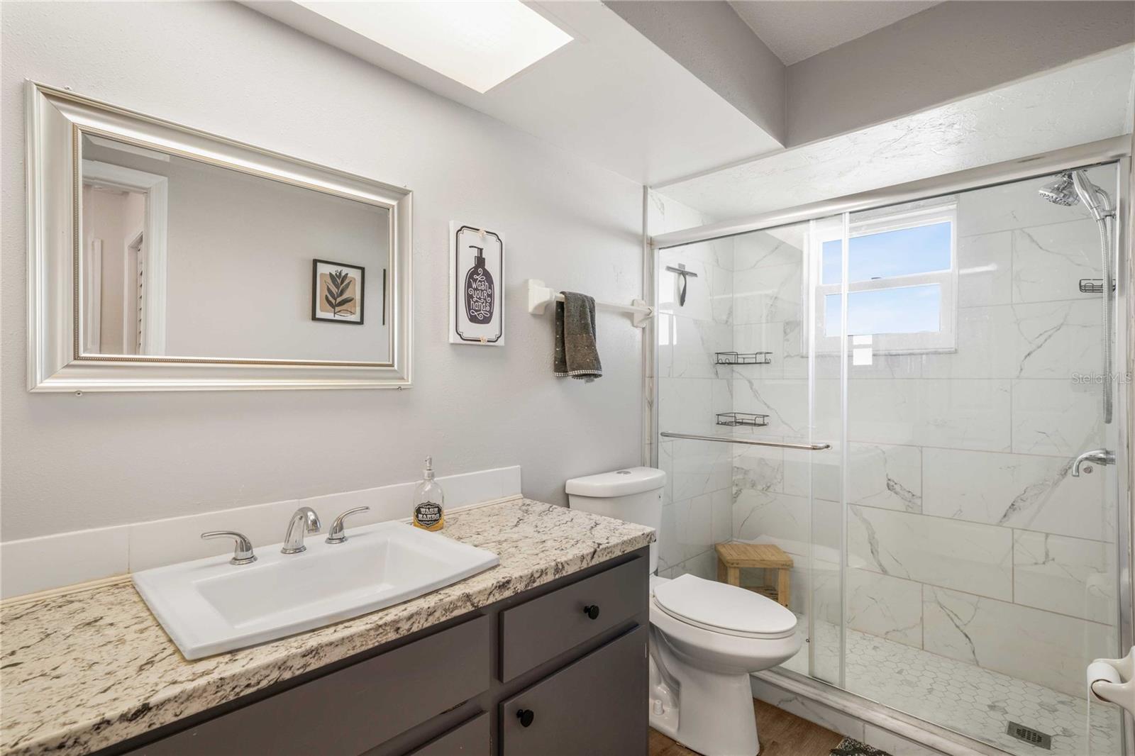 Listing photo id 10 for 920 Yale Lane