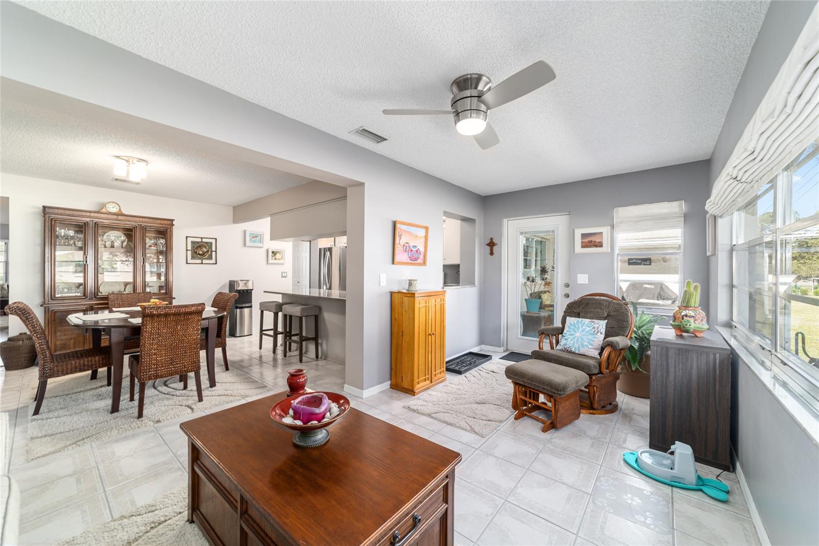 Image 12 of 52 For 9015 94th Street D