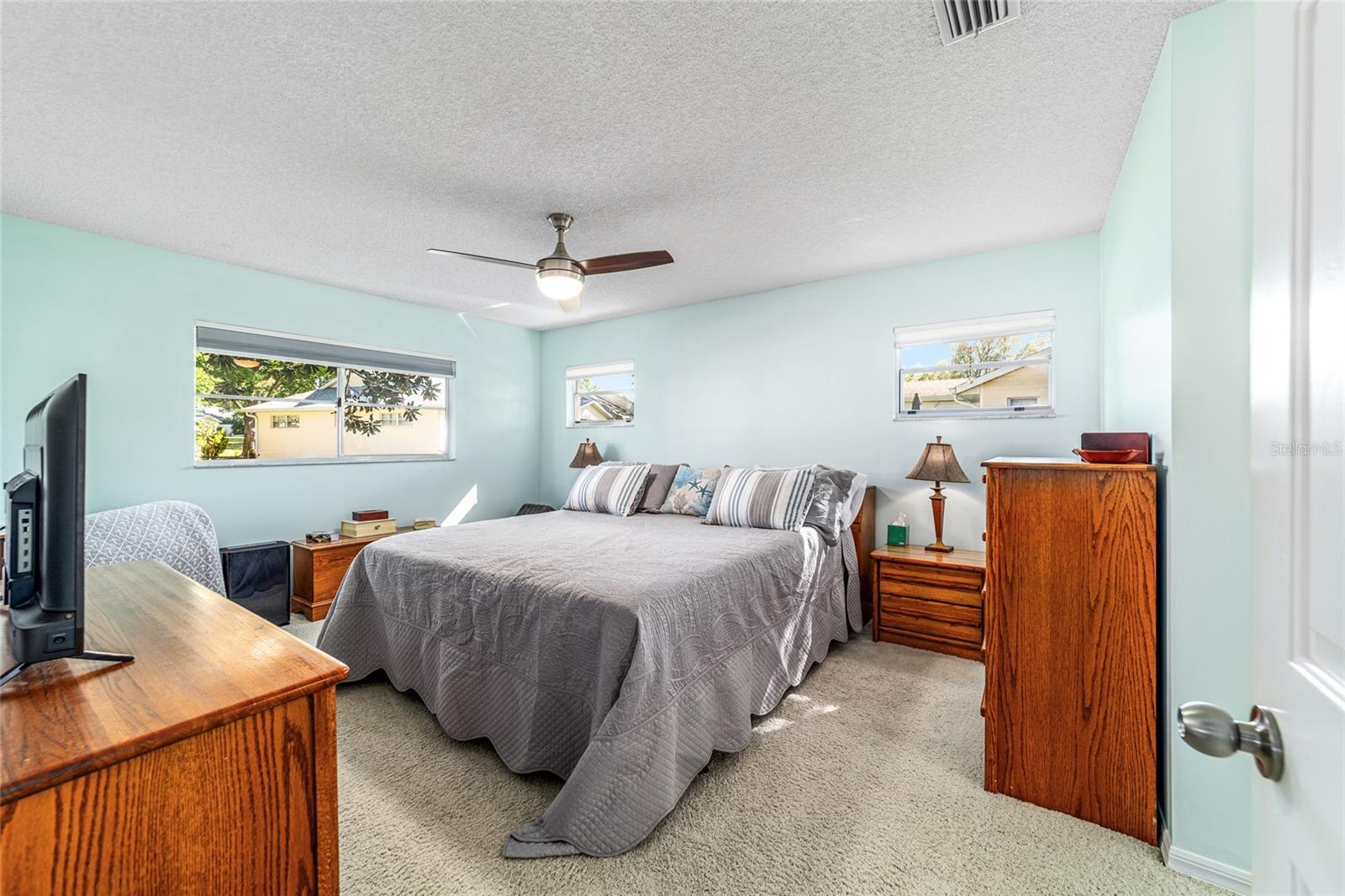 Image 13 of 52 For 9015 94th Street D