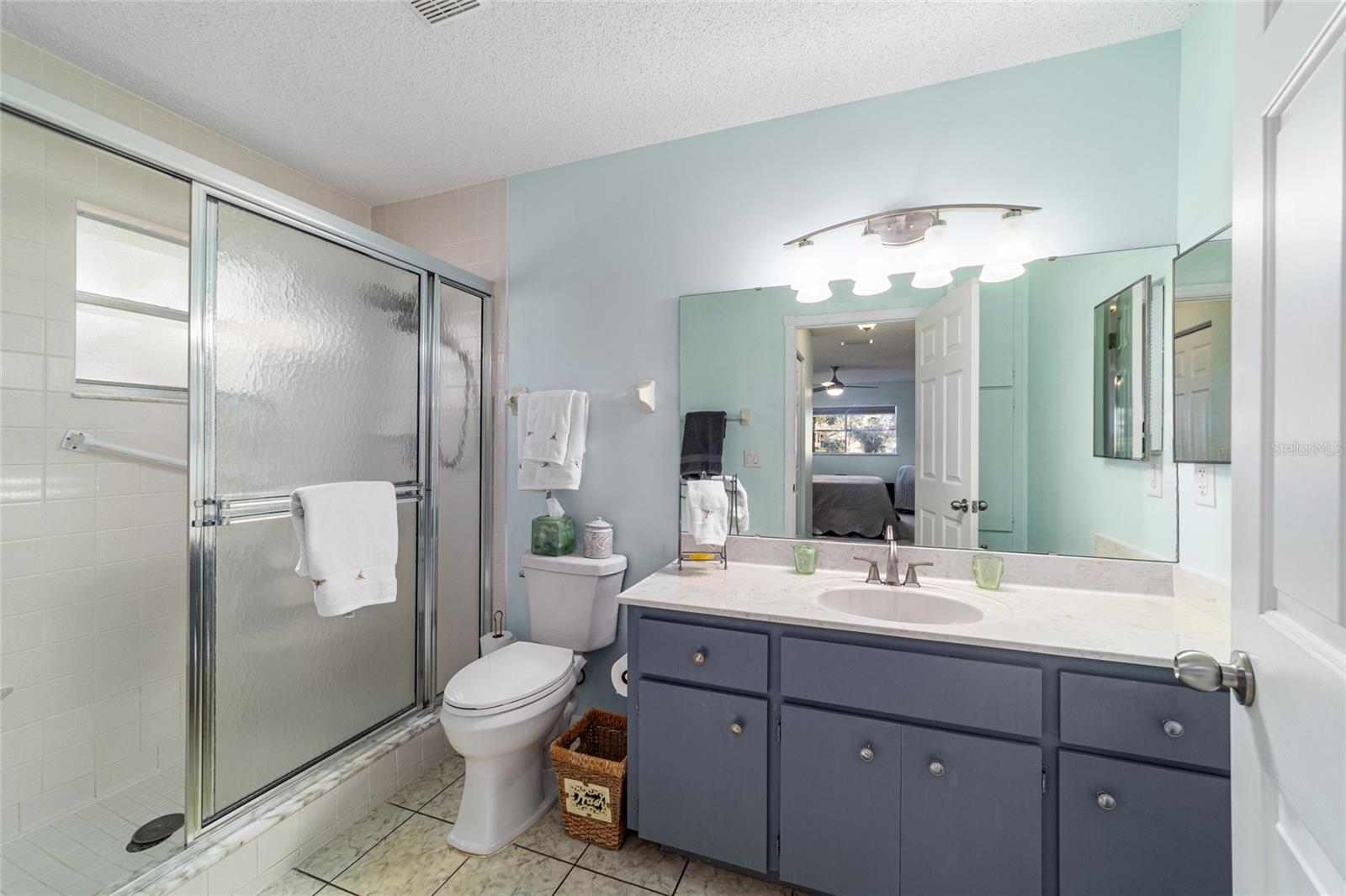 Image 14 of 52 For 9015 94th Street D