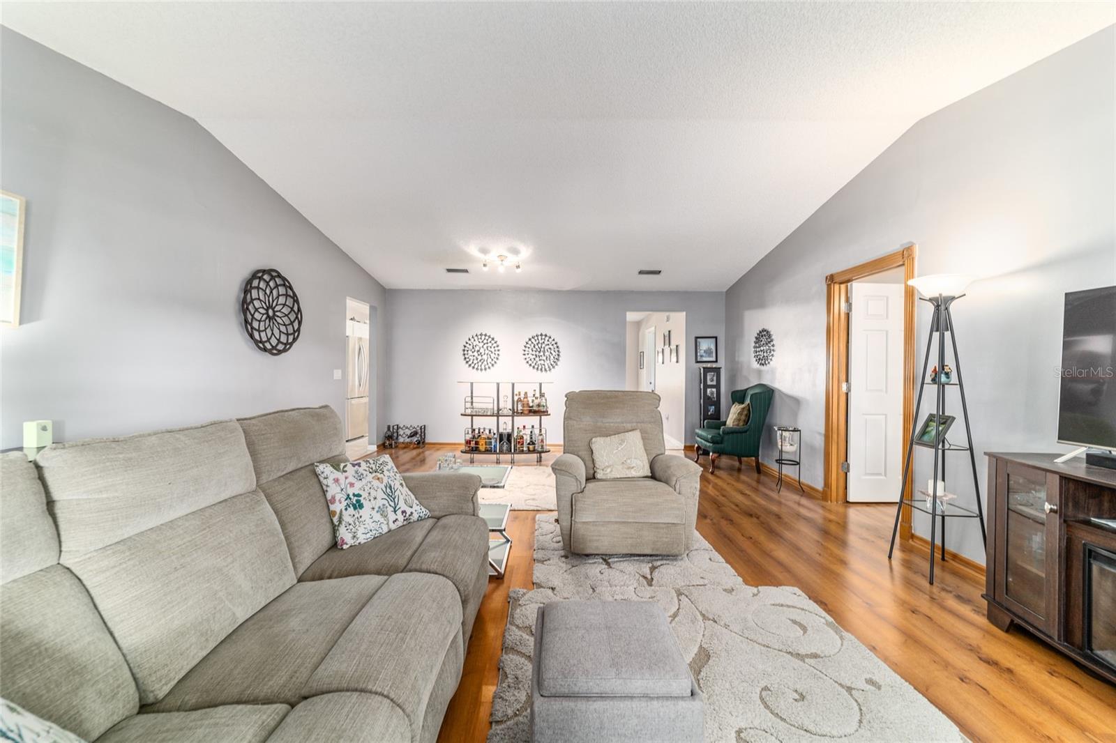 Image 22 of 52 For 9015 94th Street D