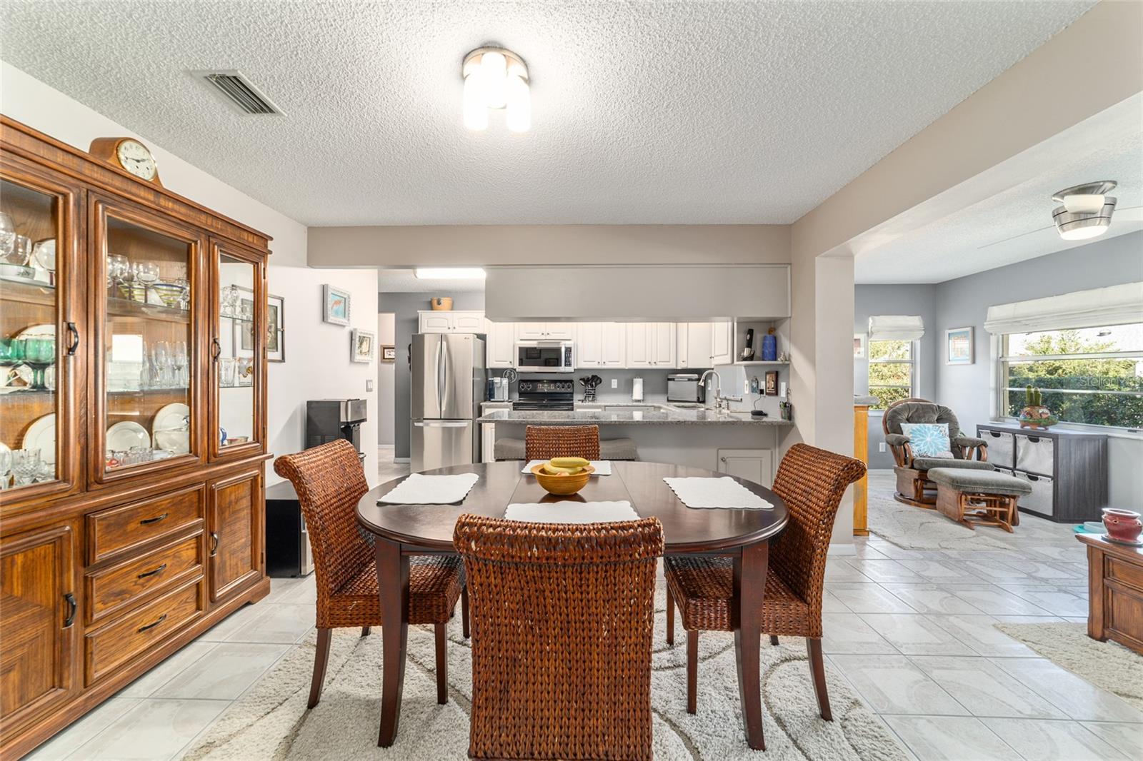 Image 28 of 52 For 9015 94th Street D