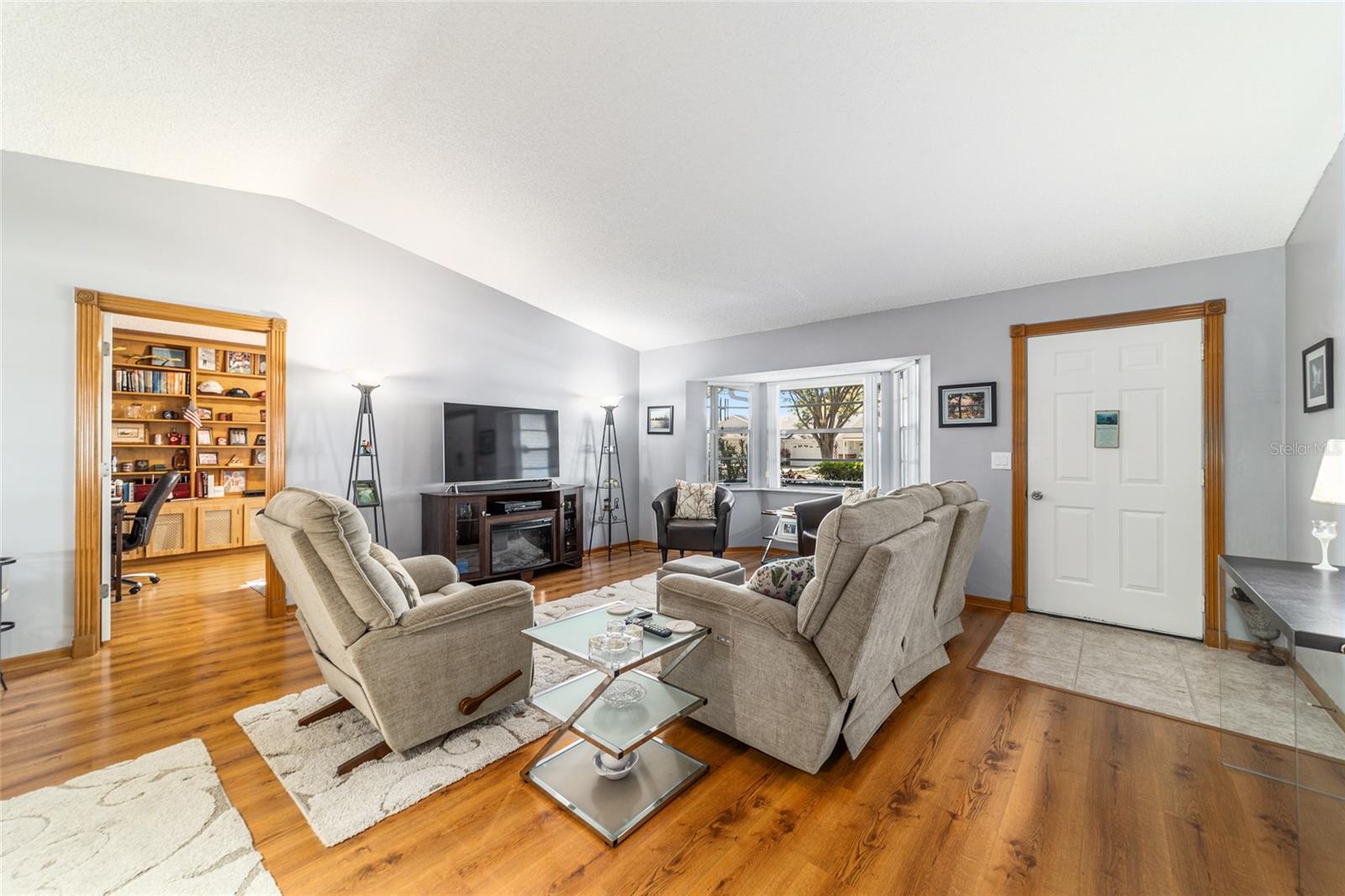 Image 8 of 52 For 9015 94th Street D