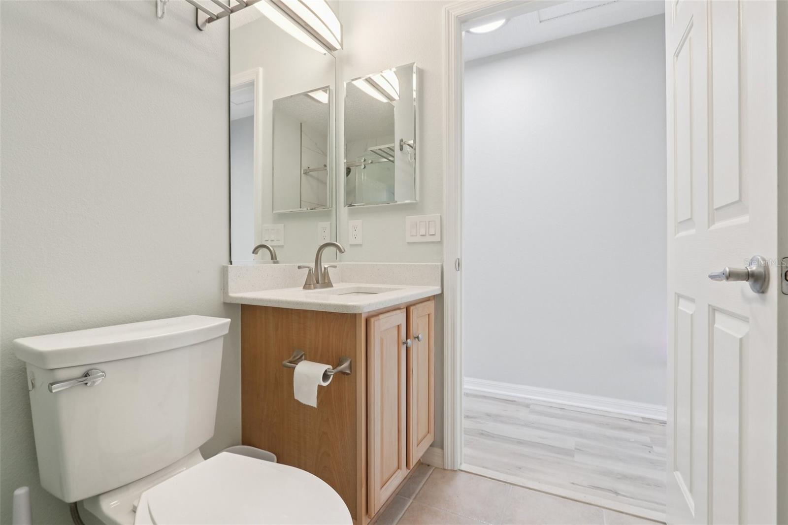 Listing photo id 23 for 2415 Saluda Street