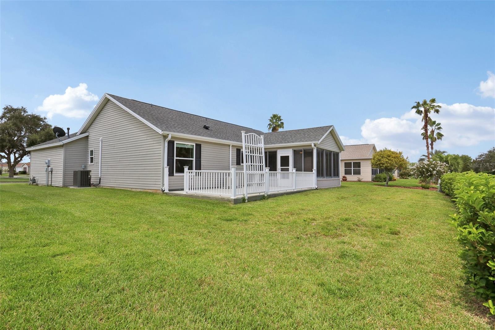 Listing photo id 29 for 2415 Saluda Street