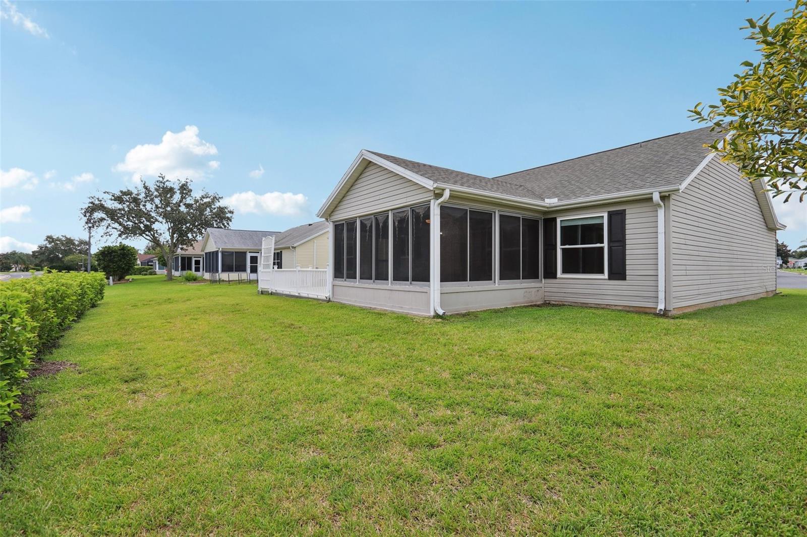 Listing photo id 31 for 2415 Saluda Street
