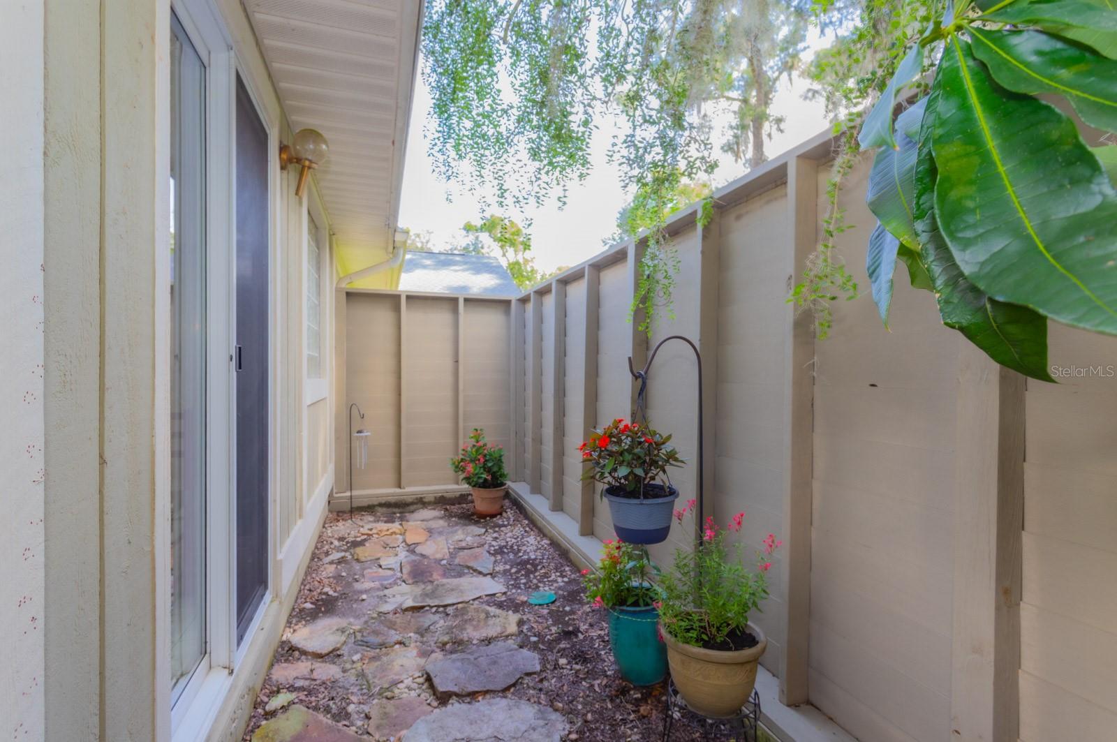 Image 14 of 41 For 4966 39th Court
