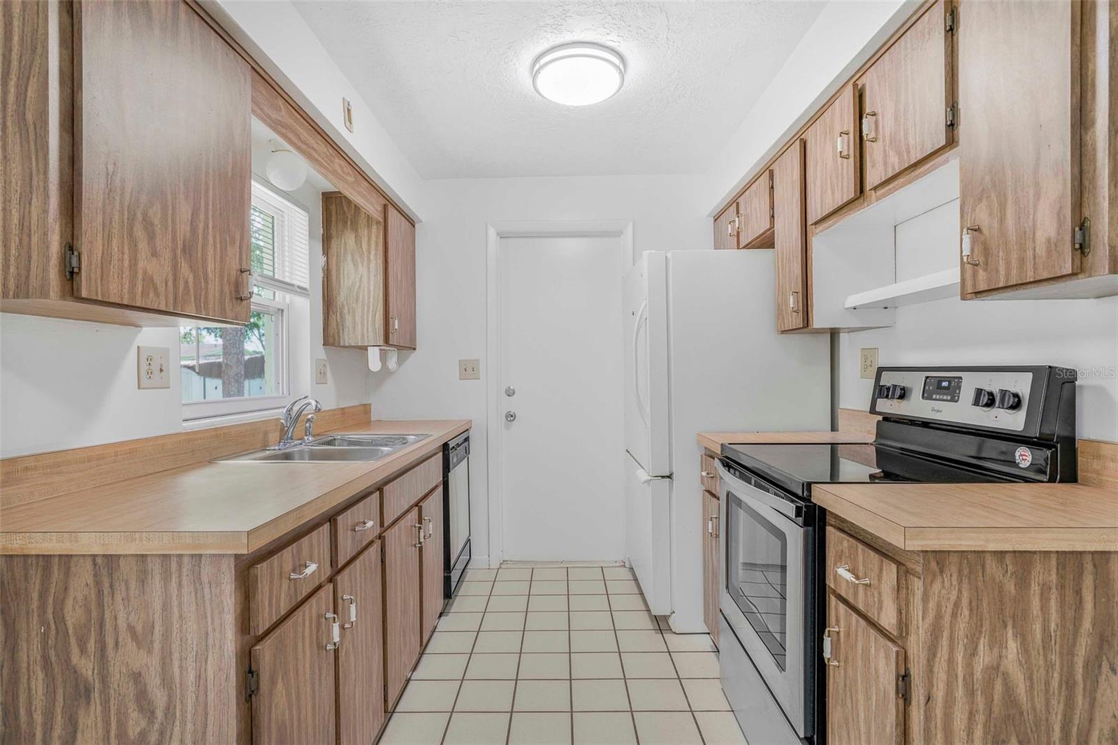 Image 16 of 46 For 231 Barbour Street