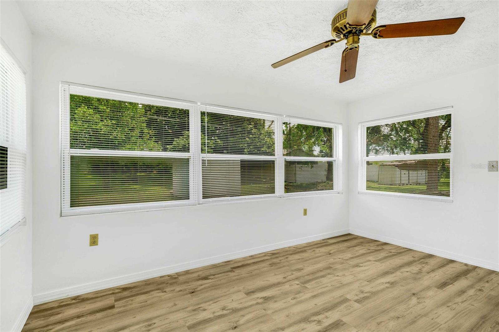 Image 19 of 46 For 231 Barbour Street