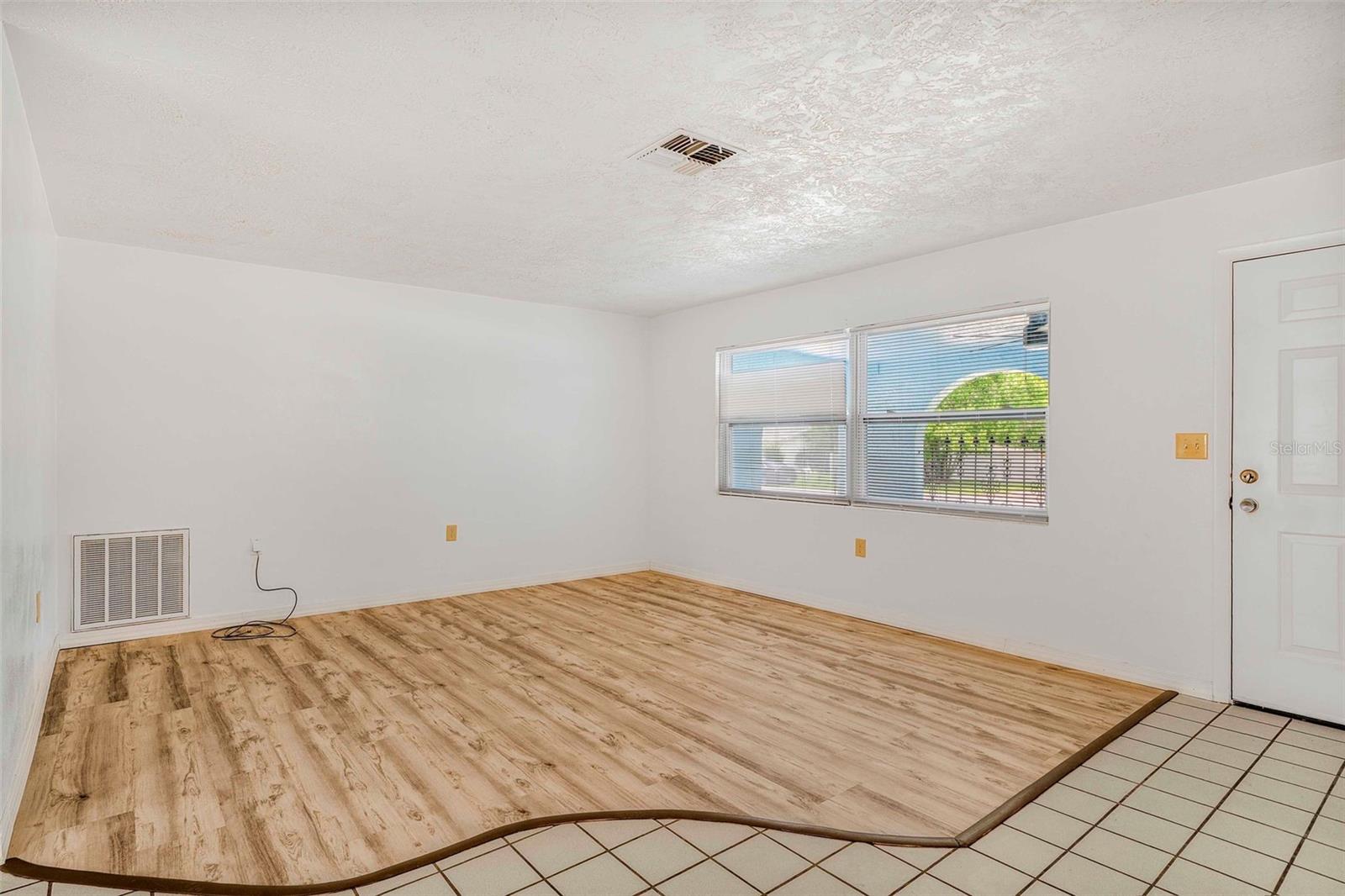 Image 7 of 46 For 231 Barbour Street