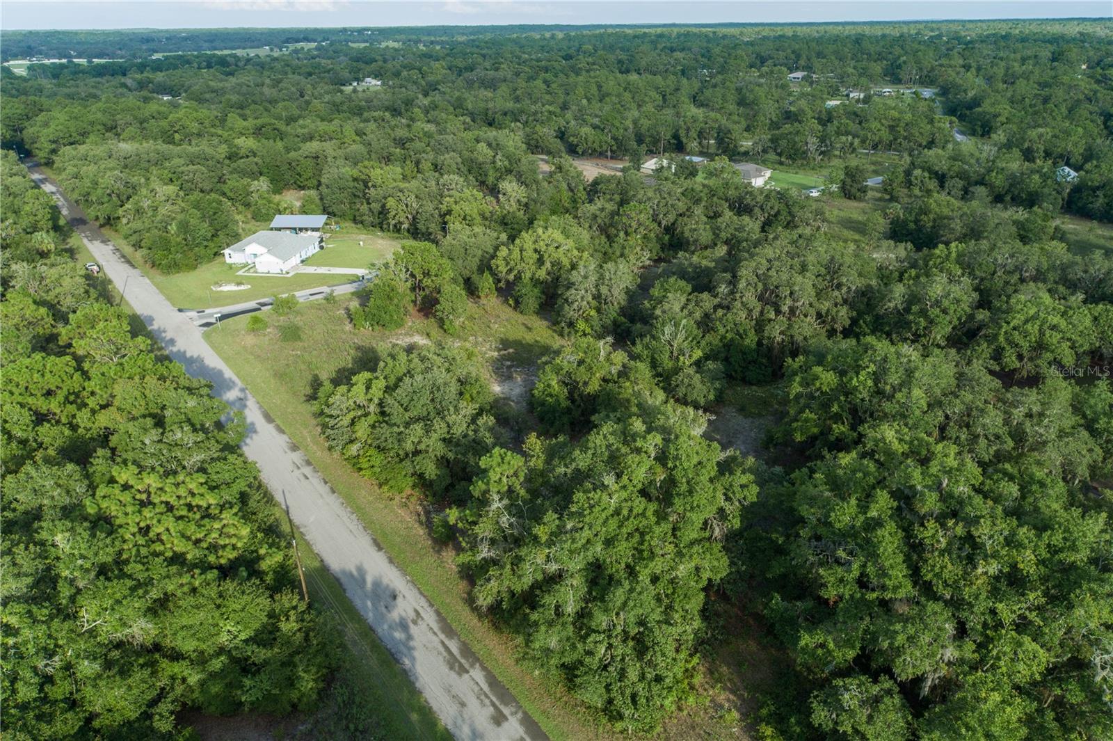 Listing photo id 21 for 11924 Belluzzi Terrace
