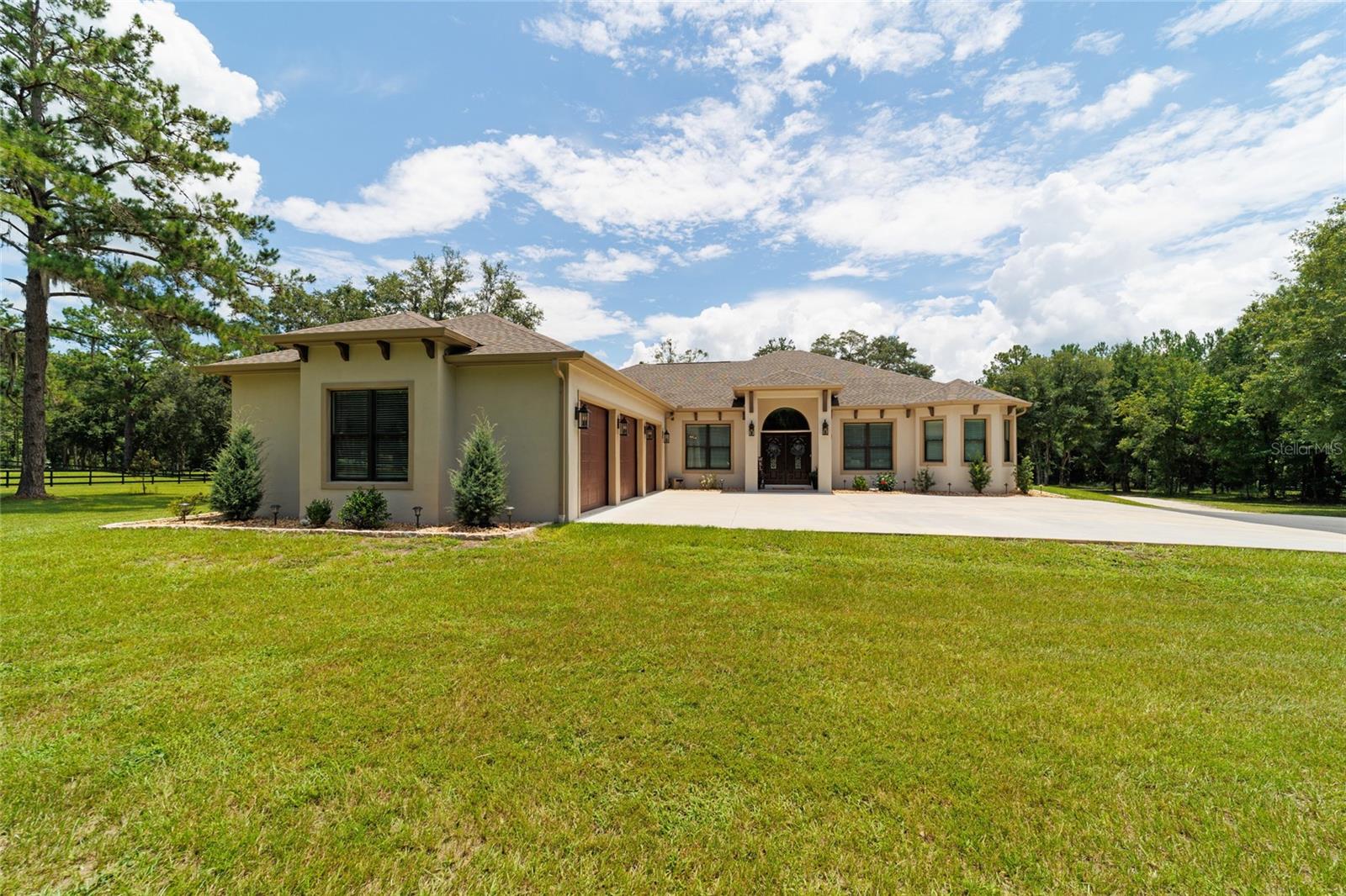 Image 4 of 80 For 14479 147th Court