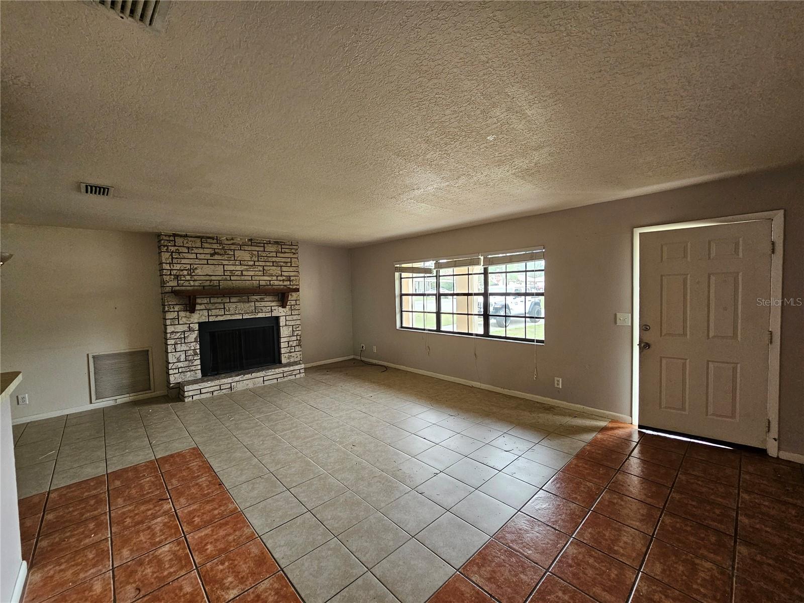 Image 3 of 6 For 5140 108th Street