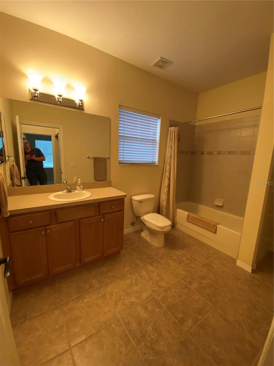 Listing photo id 14 for 3300 26th Street
