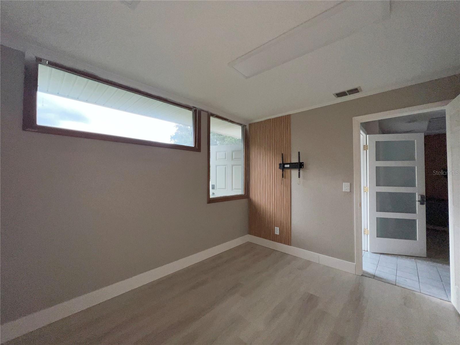 Image 3 of 16 For 2801 College Road 8