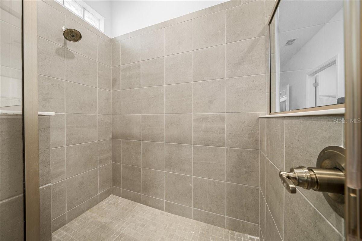 Image 32 of 74 For 6426 74th Terrace Road