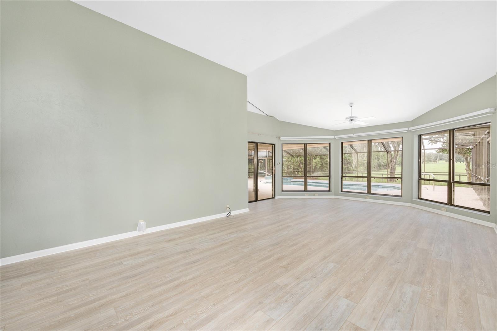 Image 11 of 91 For 4550 84th Terrace