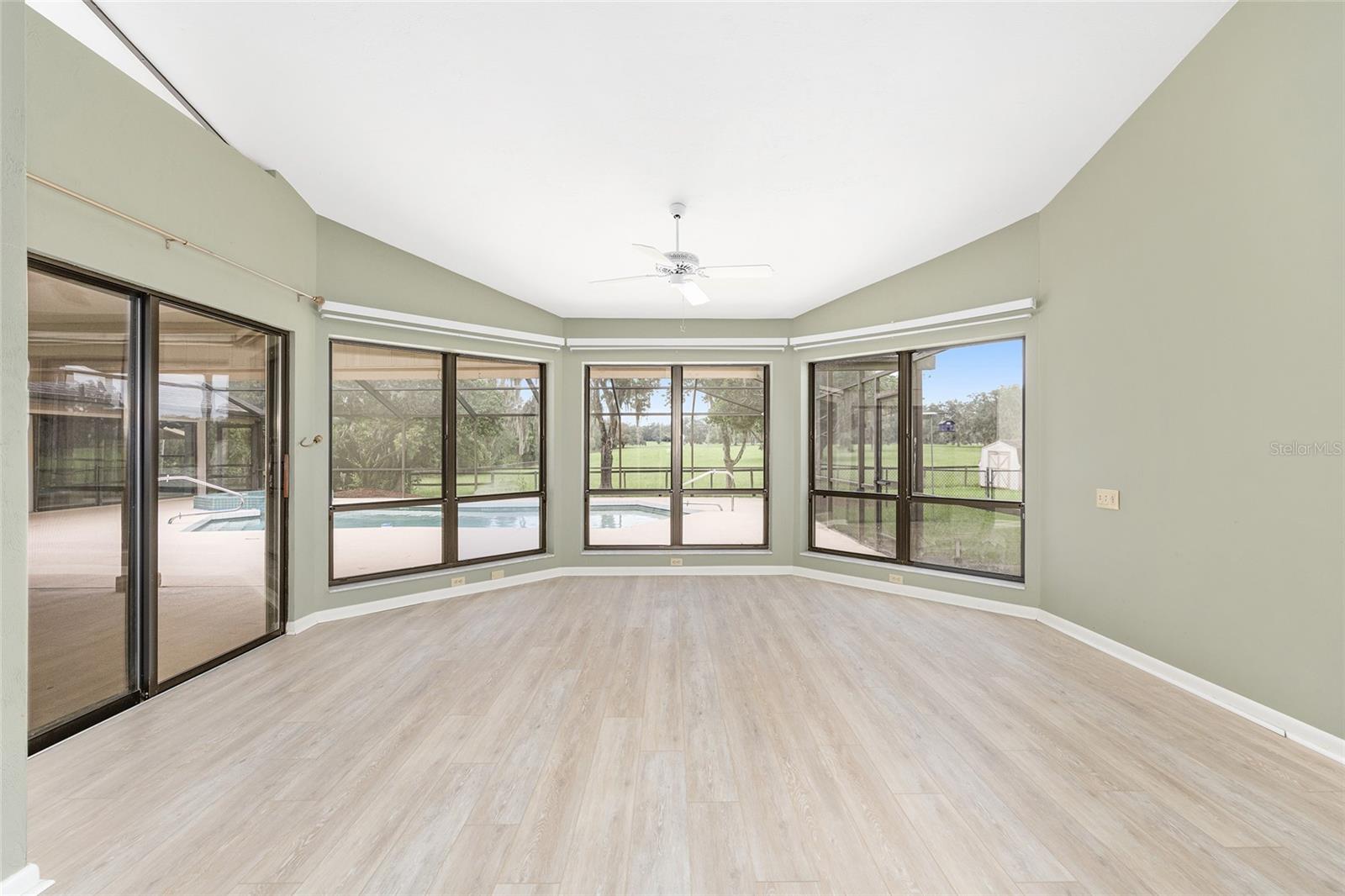 Image 13 of 91 For 4550 84th Terrace