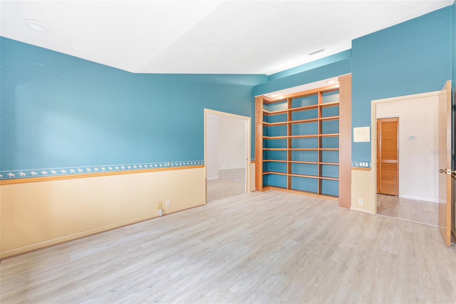 Image 22 of 91 For 4550 84th Terrace