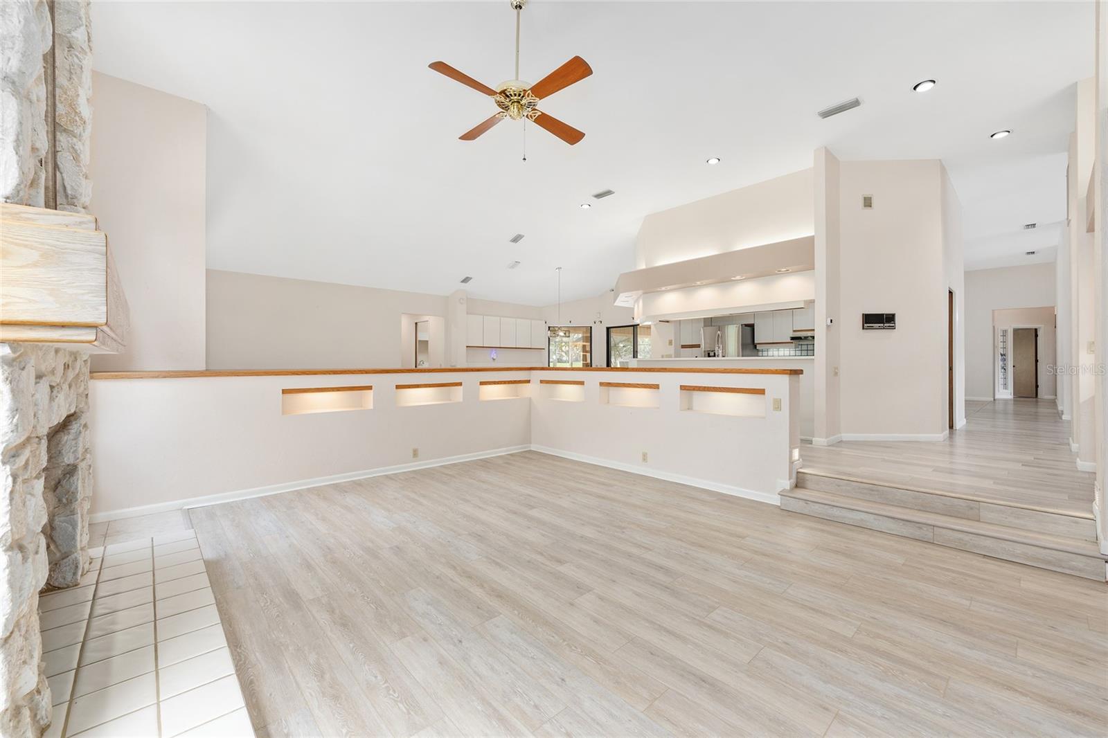 Image 46 of 91 For 4550 84th Terrace