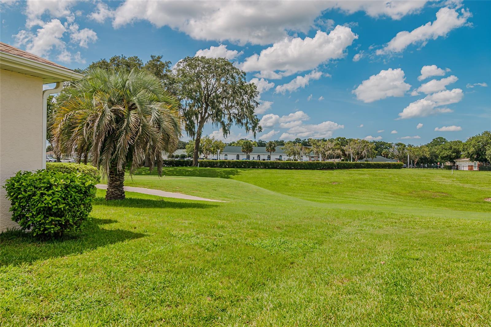 Listing photo id 17 for 2031 50th Circle