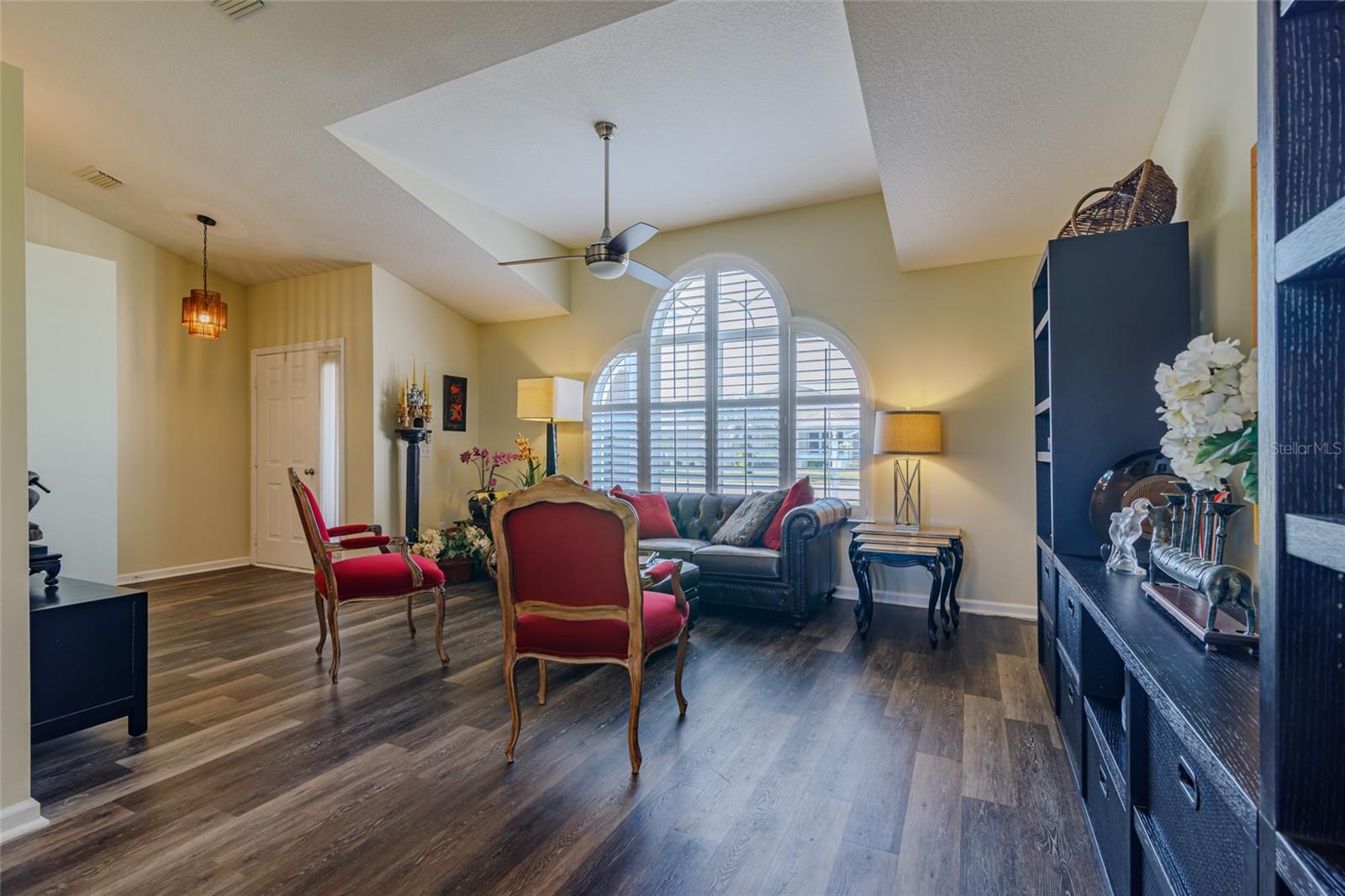 Listing photo id 21 for 2031 50th Circle