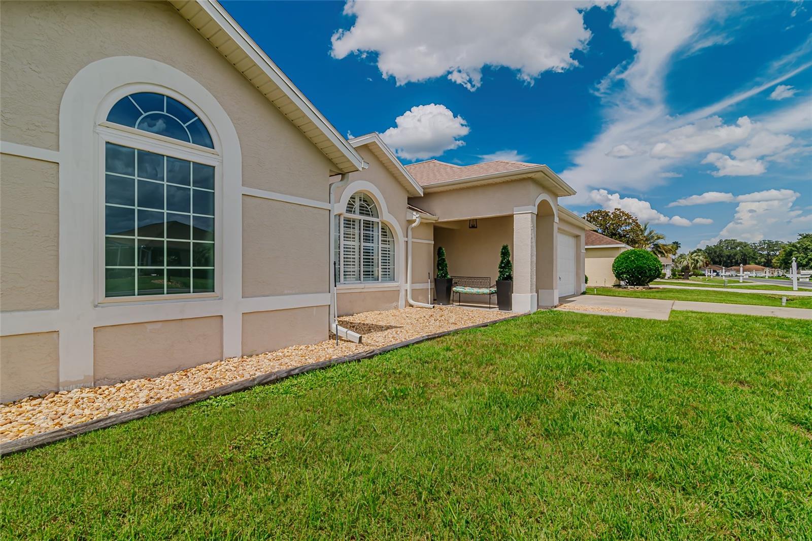Listing photo id 1 for 2031 50th Circle