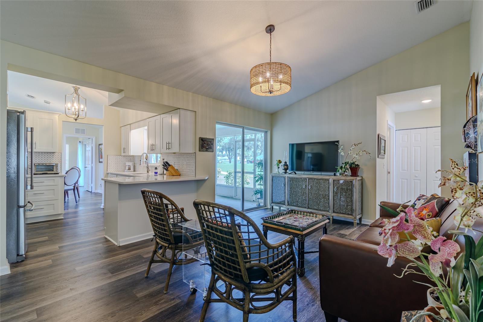 Listing photo id 33 for 2031 50th Circle