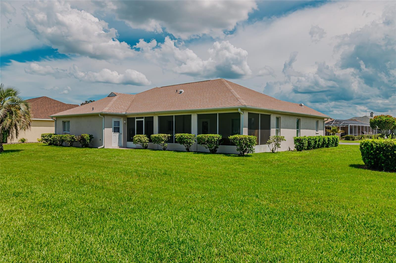 Listing photo id 2 for 2031 50th Circle