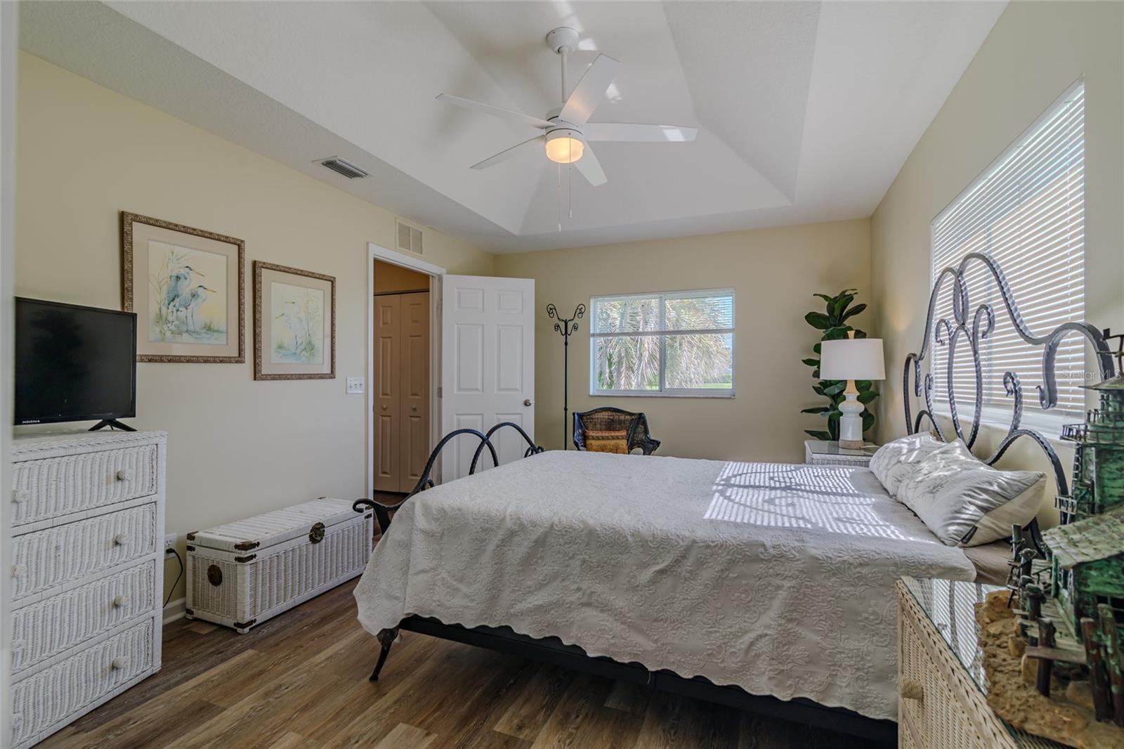 Listing photo id 41 for 2031 50th Circle