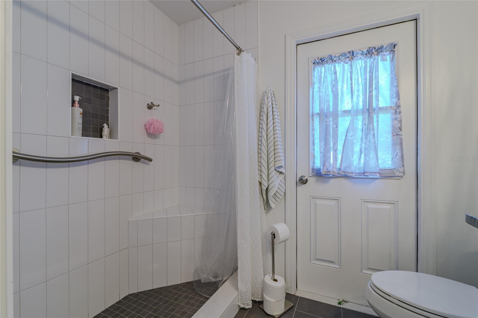 Listing photo id 44 for 2031 50th Circle