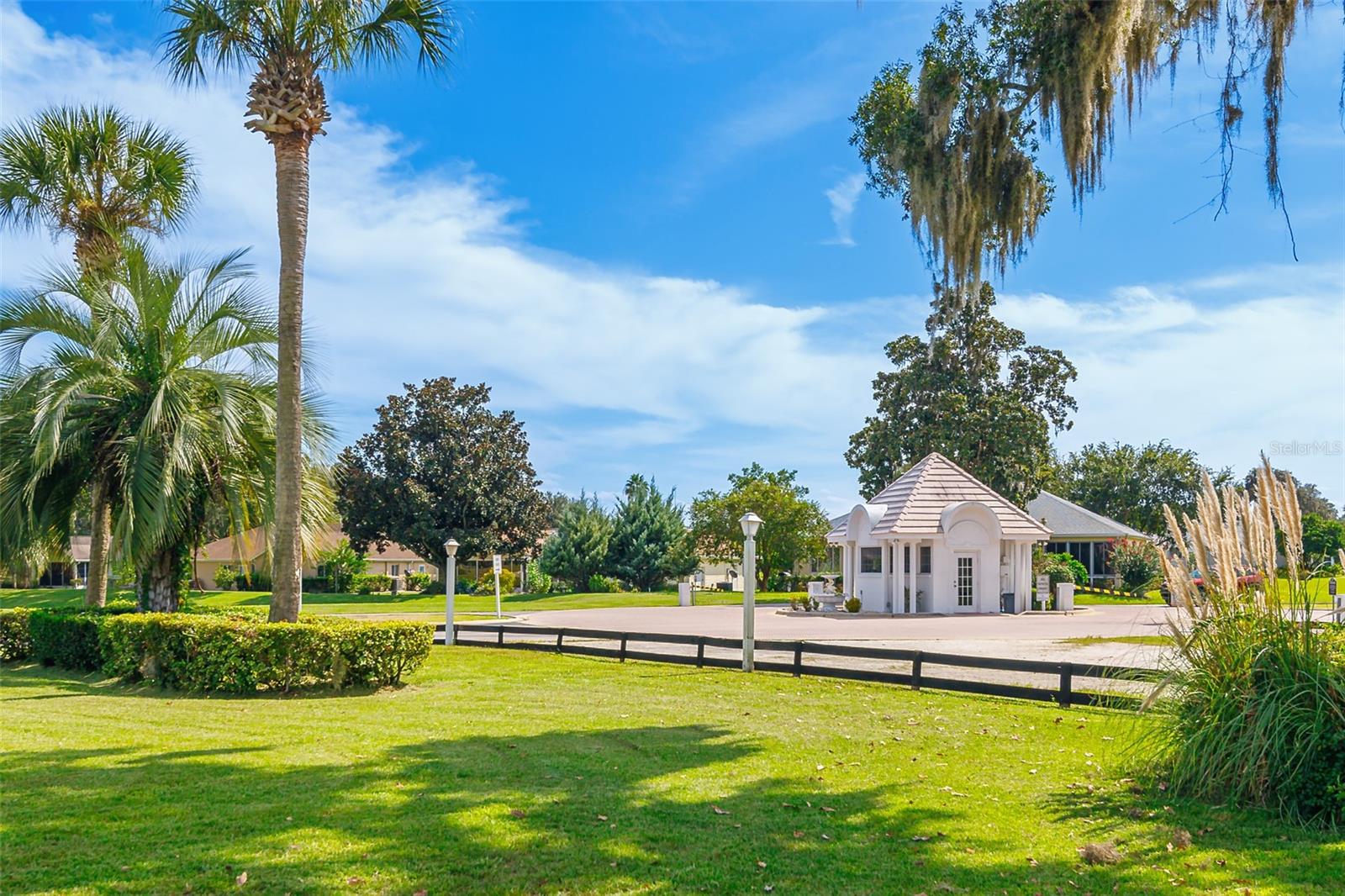 Listing photo id 63 for 2031 50th Circle