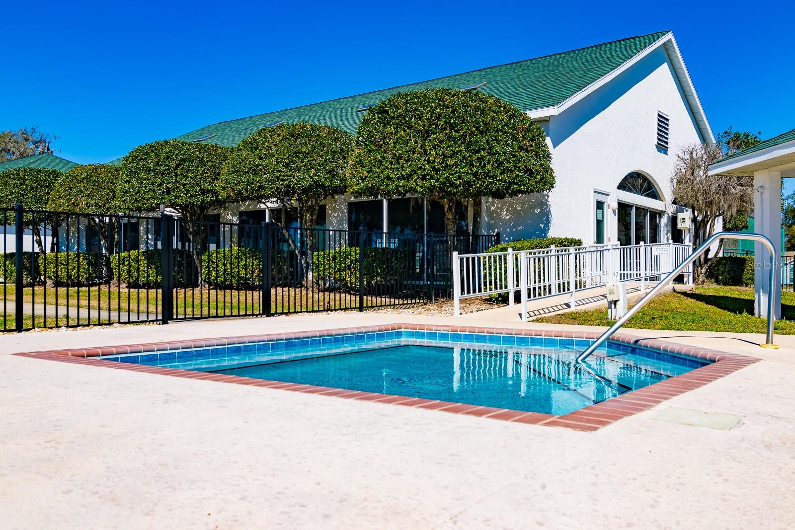 Listing photo id 65 for 2031 50th Circle