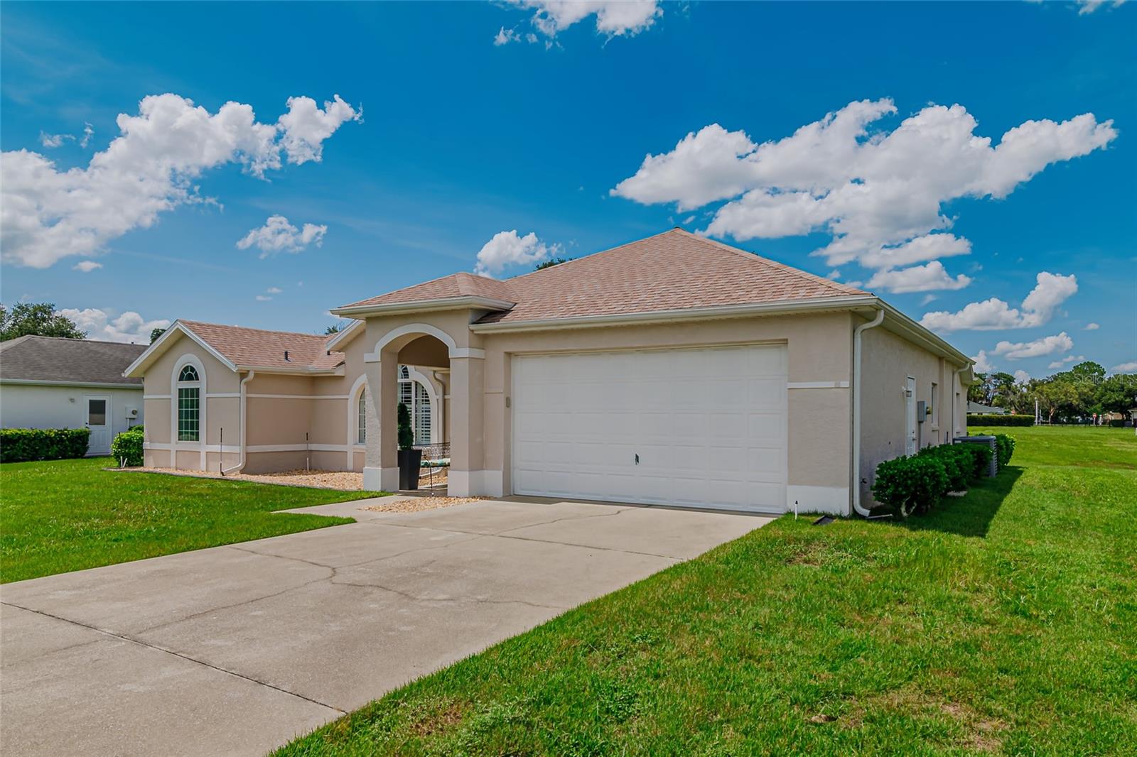 Listing photo id 7 for 2031 50th Circle