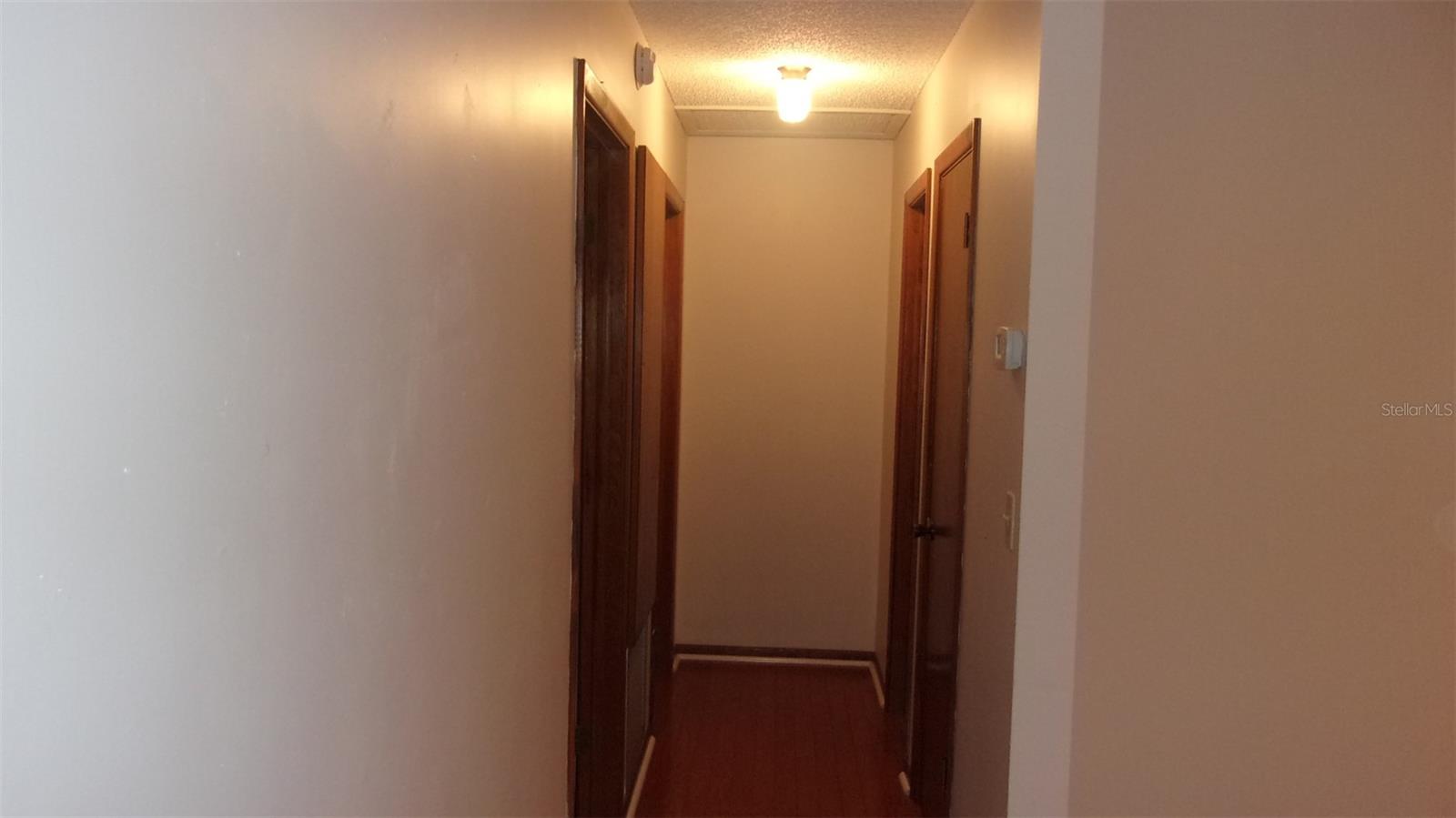 Listing photo id 8 for 10015 90th Court