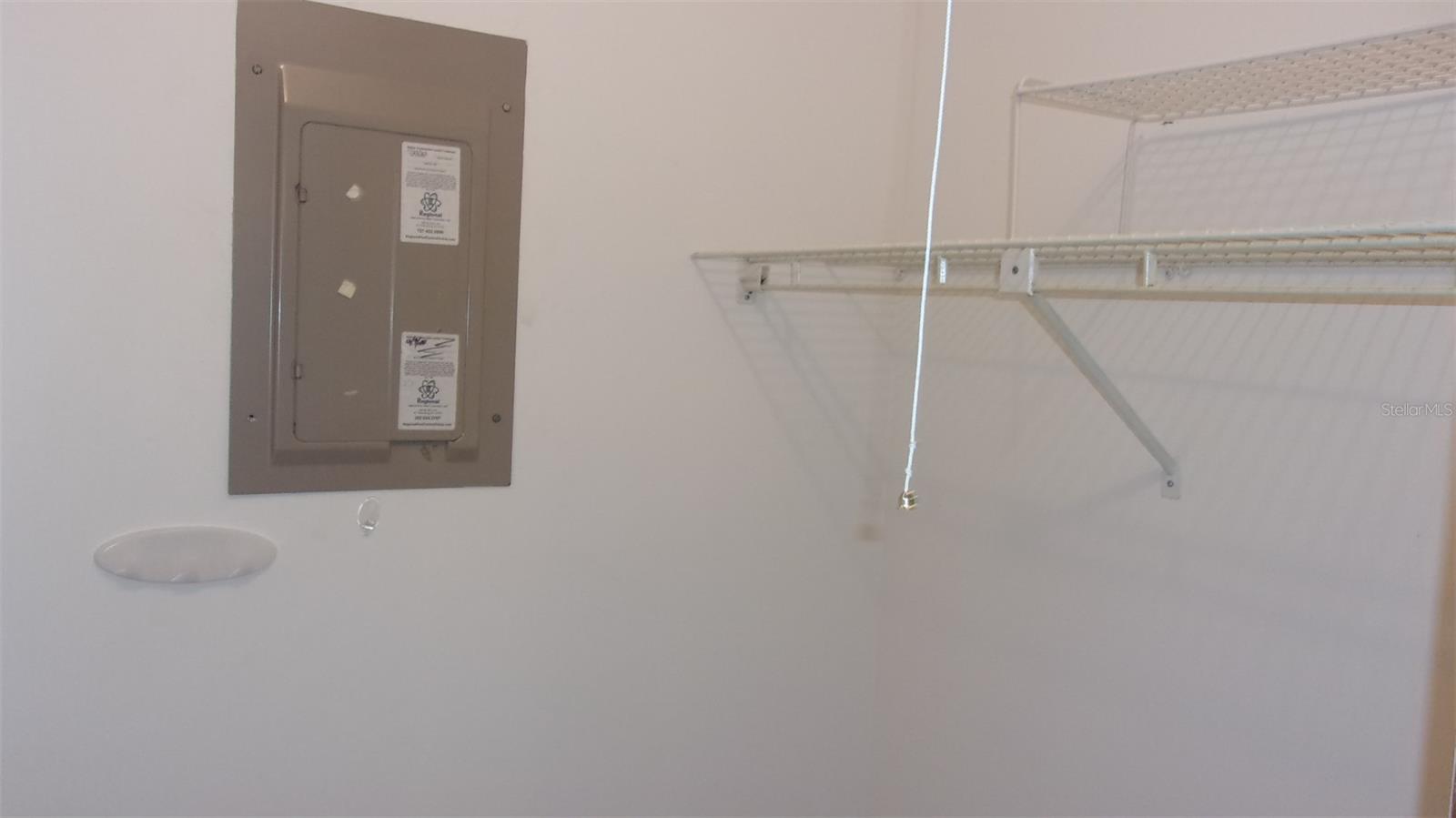 Listing photo id 11 for 10015 90th Court