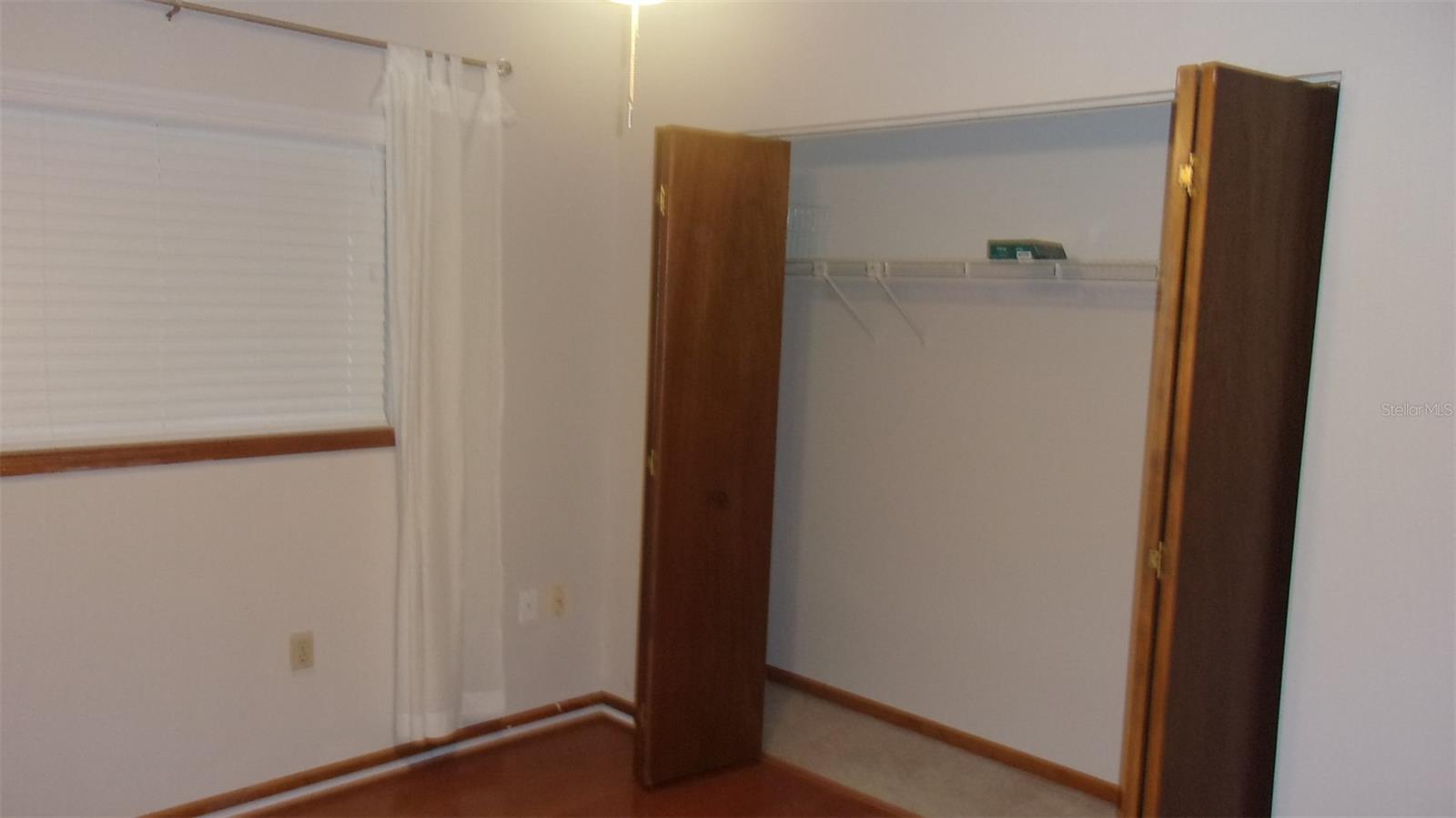 Listing photo id 18 for 10015 90th Court
