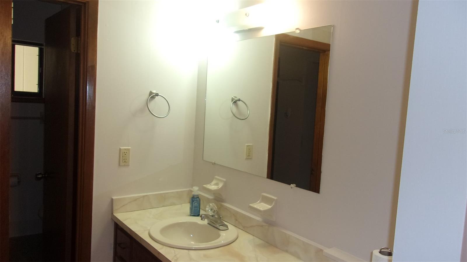 Listing photo id 20 for 10015 90th Court